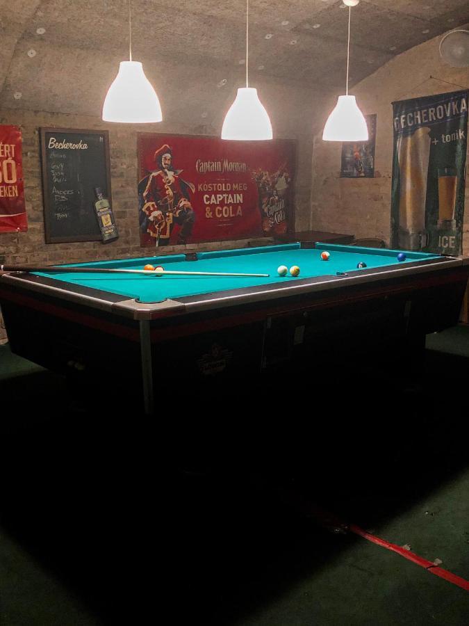 Whole Basement Former Pub2 For Stag Do, Men'S Cave Budapest Exterior foto