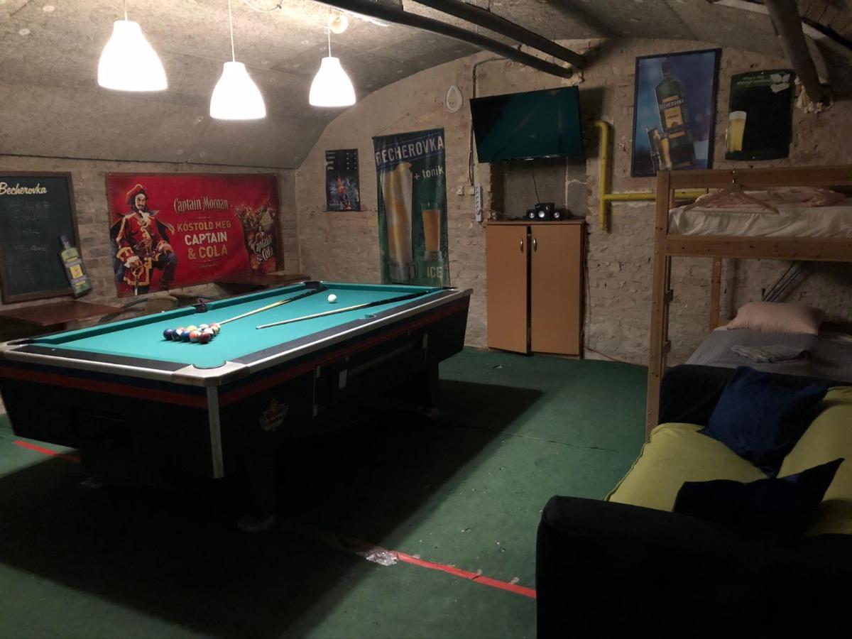 Whole Basement Former Pub2 For Stag Do, Men'S Cave Budapest Exterior foto