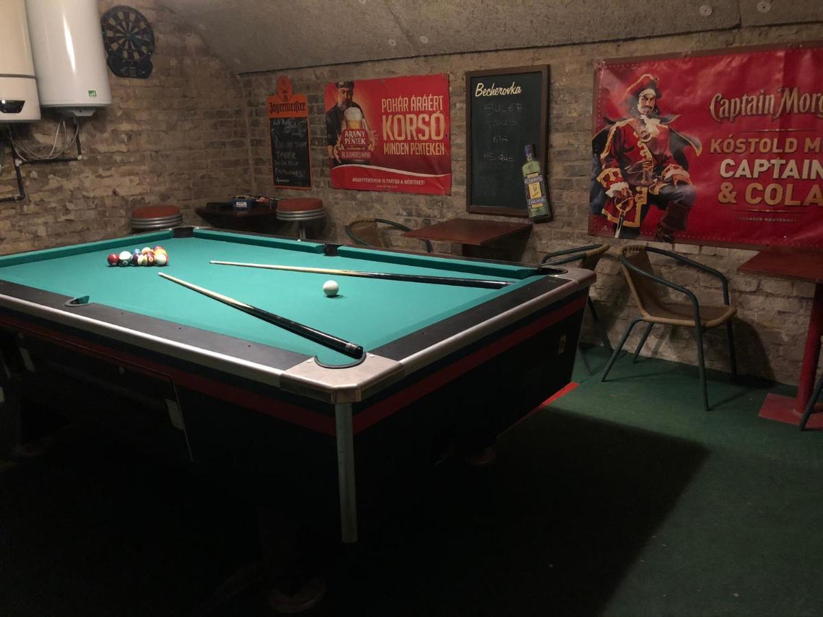 Whole Basement Former Pub2 For Stag Do, Men'S Cave Budapest Exterior foto